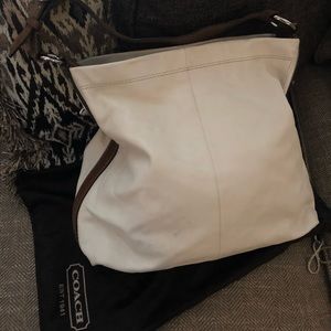 Coach - creme leather shoulder bag